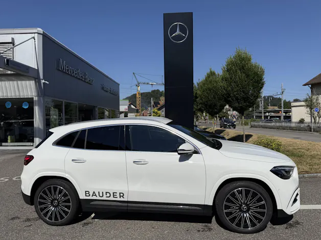 MERCEDES-BENZ GLA 250 Swiss Star AMG Line 4matic