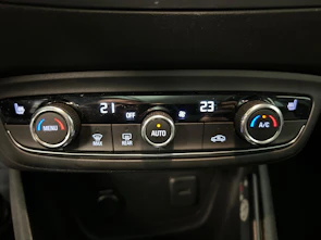 image du véhicule OPEL Crossland 1.2 T 130 Edition