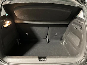 https://vehicle.imgix.net/4479132/f6250871-f4f3-4b5b-aef8-15402c9d1473.jpg