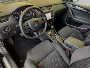 SKODA Octavia Combi 2.0 TSI RS DSG 230PS*