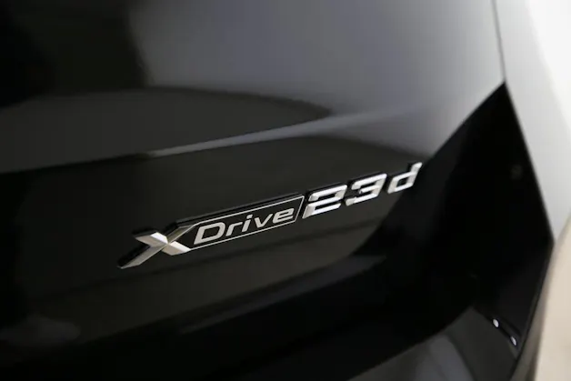 BMW X1 U11 23d xDrive paddles