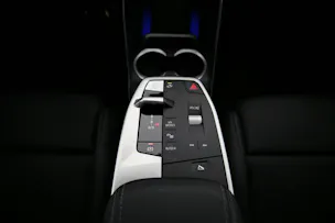 BMW X1 U11 23d xDrive paddles