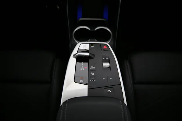 BMW X1 U11 23d xDrive paddles
