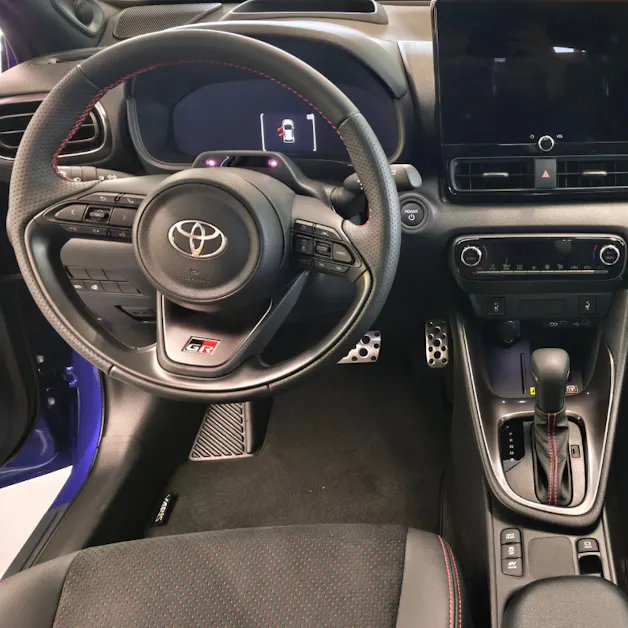 Toyota Yaris 1.5 VVT-i HSD GR Sport