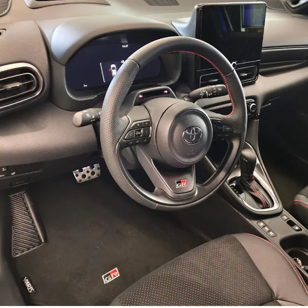 Toyota Yaris 1.5 VVT-i HSD GR Sport