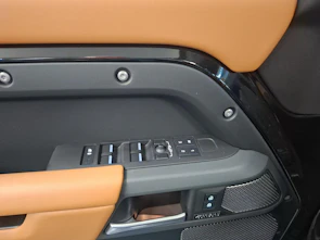 Fahrzeugbild LAND ROVER Defender 110 3.0 D I6 300 X