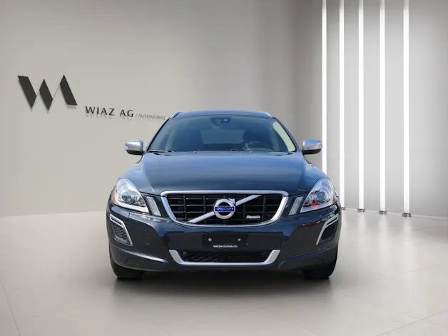 VOLVO XC60 2.4 D5 Kinetic R-Design AWD