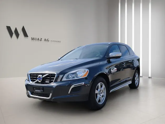 VOLVO XC60 2.4 D5 Kinetic R-Design AWD