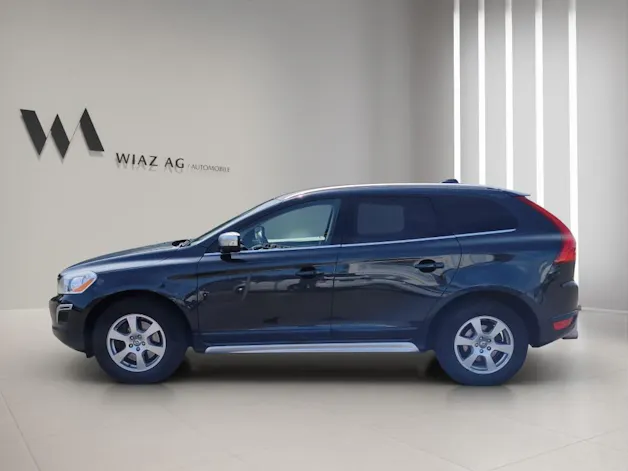 VOLVO XC60 2.4 D5 Kinetic R-Design AWD