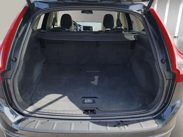 VOLVO XC60 2.4 D5 Kinetic R-Design AWD