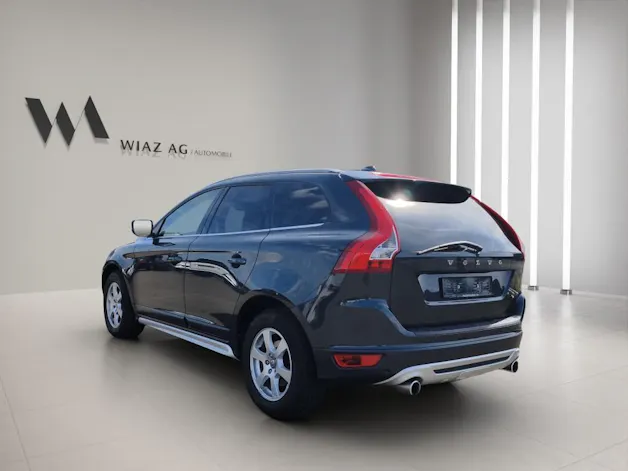 VOLVO XC60 2.4 D5 Kinetic R-Design AWD