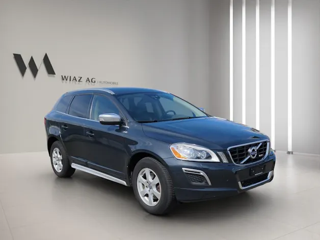 VOLVO XC60 2.4 D5 Kinetic R-Design AWD