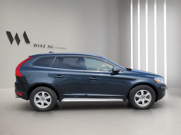 VOLVO XC60 2.4 D5 Kinetic R-Design AWD