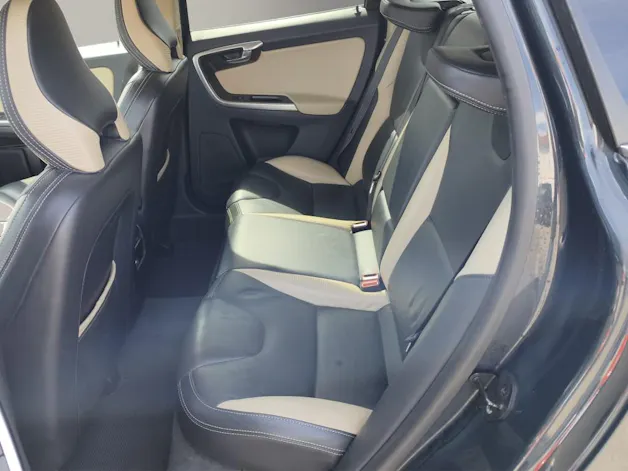 VOLVO XC60 2.4 D5 Kinetic R-Design AWD