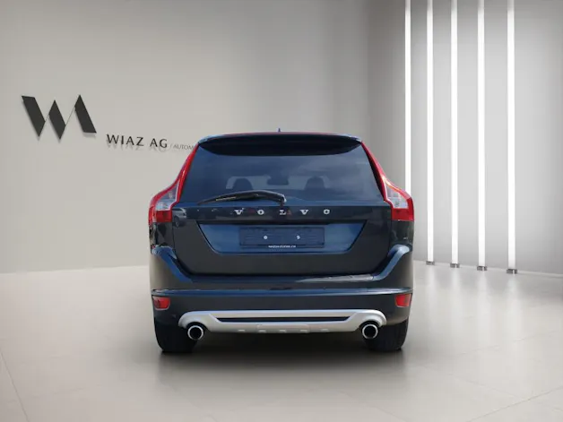 VOLVO XC60 2.4 D5 Kinetic R-Design AWD