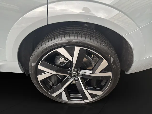VOLVO XC60 2.0 T6 TE Ultra Dark eAWD