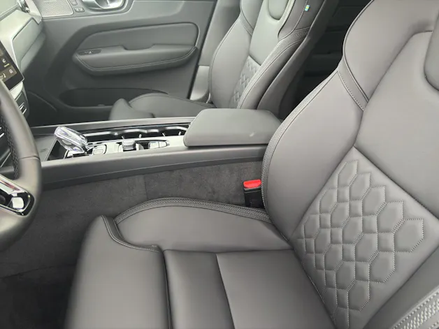VOLVO XC60 2.0 T6 TE Ultra Dark eAWD