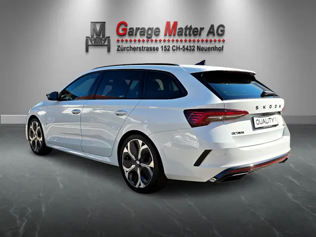 SKODA Octavia Combi 2.0 TSI RS DSG