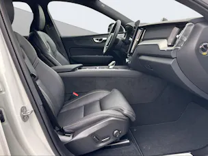VOLVO XC60 2.0 T8 TE Ultra Dark eAWD