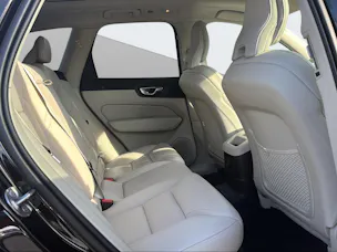 VOLVO XC60 2.0 T8 TE Ultra Dark eAWD