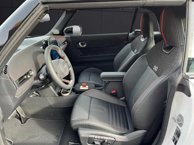 MINI Cabrio F67 2.0i John Cooper Works