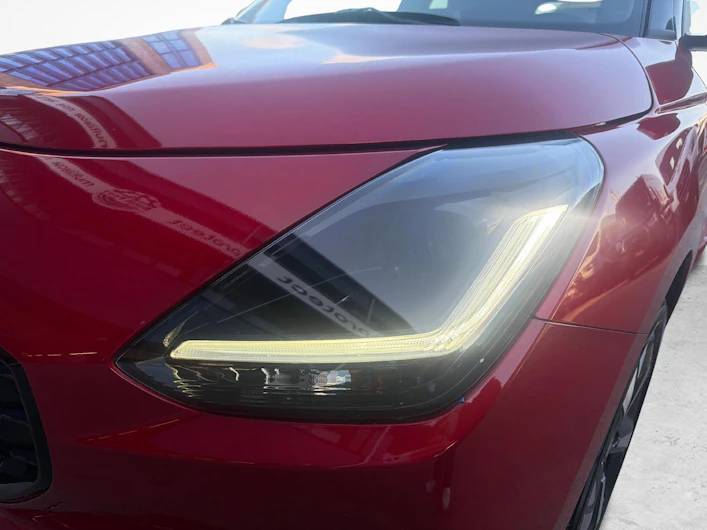 immagine del veicolo SUZUKI SWIFT