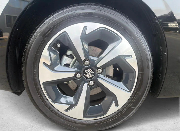 image du véhicule SUZUKI SWIFT