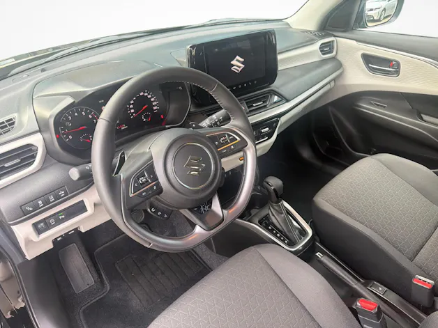 Suzuki Swift 1.2 Sakura Top Hybrid