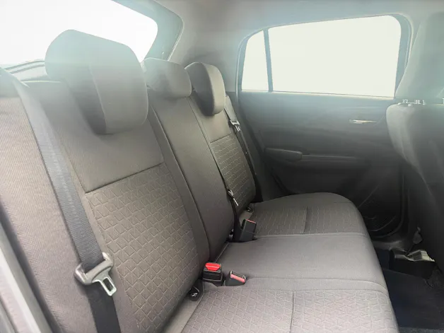 Suzuki Swift 1.2 Sakura Top Hybrid