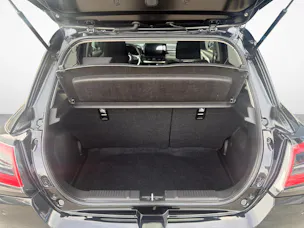 Suzuki Swift 1.2 Sakura Top Hybrid