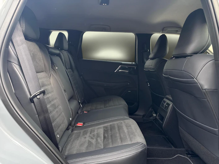 Fahrzeugbild MITSUBISHI OUTLANDER