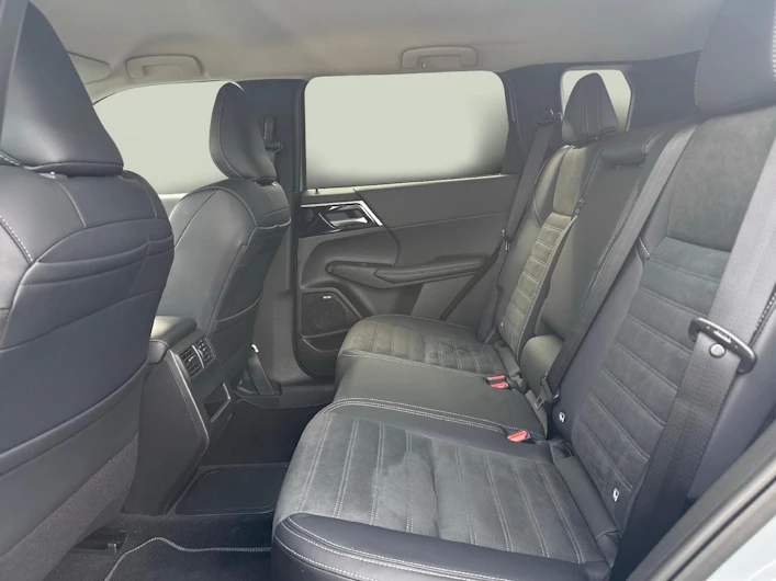 Fahrzeugbild MITSUBISHI OUTLANDER