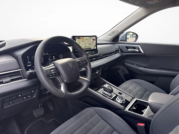 Fahrzeugbild MITSUBISHI OUTLANDER