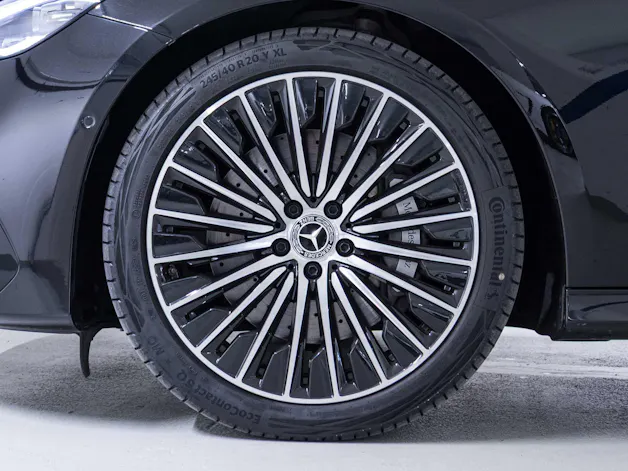 MERCEDES-BENZ E 220 d 4MATIC
