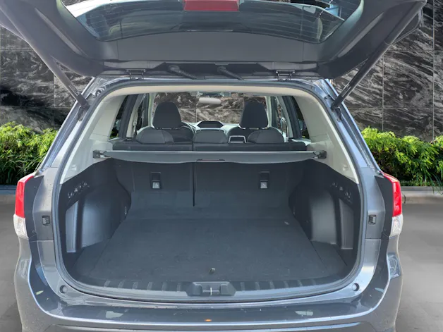 Subaru Forester Station 2.0i e-Boxer Swiss Plus