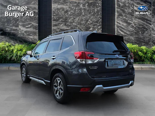 Subaru Forester Station 2.0i e-Boxer Swiss Plus