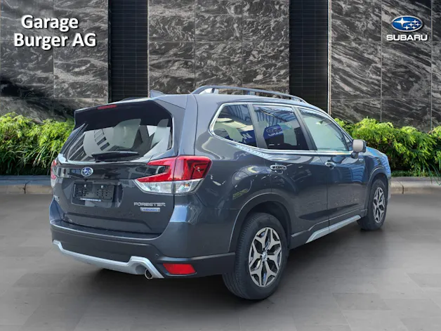 Subaru Forester Station 2.0i e-Boxer Swiss Plus