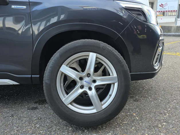 Subaru Forester Station 2.0i e-Boxer Swiss Plus