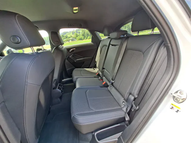 AUDI Q3 Sportback 35 TFSI Attraction S-tronic *Anhängerkupplung+Servicepaket*