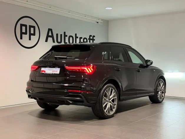 AUDI Q3 35 TDI S line Attraction quattro S-tronic