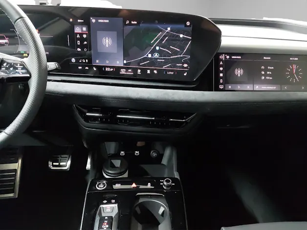 AUDI Q6 e-tron quattro