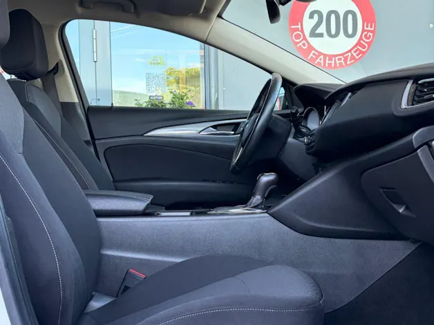 OPEL Insignia 1.5 T Sports Tourer Edition