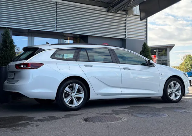 OPEL Insignia 1.5 T Sports Tourer Edition