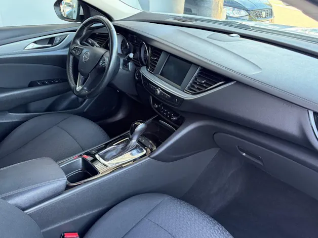 OPEL Insignia 1.5 T Sports Tourer Edition