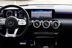 MERCEDES-BENZ CLA 35 AMG 4matic Shooting Brake * PACK PREMIUM PLUS * PANORAMA * HEAD-UP DISPLAY *