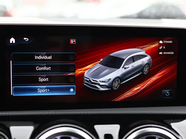 MERCEDES-BENZ CLA 35 AMG 4matic Shooting Brake * PACK PREMIUM PLUS * PANORAMA * HEAD-UP DISPLAY *