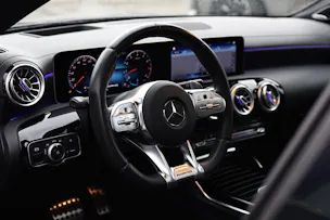 MERCEDES-BENZ CLA 35 AMG 4matic Shooting Brake * PACK PREMIUM PLUS * PANORAMA * HEAD-UP DISPLAY *