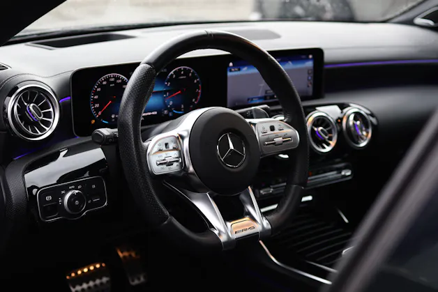MERCEDES-BENZ CLA 35 AMG 4matic Shooting Brake * PACK PREMIUM PLUS * PANORAMA * HEAD-UP DISPLAY *