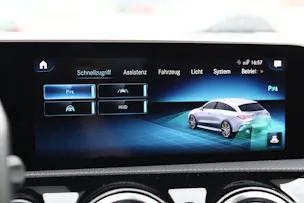 MERCEDES-BENZ CLA 35 AMG 4matic Shooting Brake * PACK PREMIUM PLUS * PANORAMA * HEAD-UP DISPLAY *