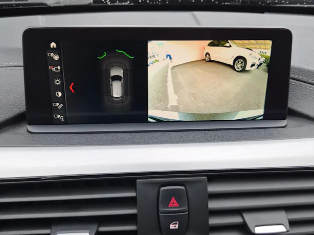 BMW 320i xDrive Touring Edition Sport Line